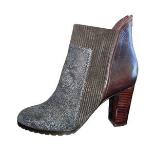 Donald J.Pliner Brown Colorblock Suede Leather Boots Size 7.5